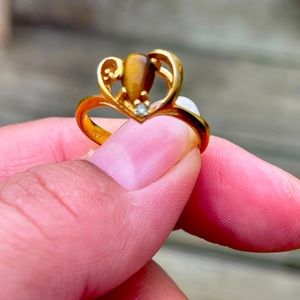 Beautiful 18c Heart ring with a Diamond